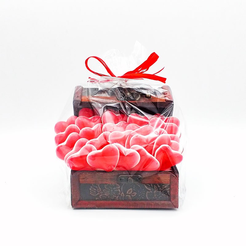 Caja de Chuches con Ramo de Corazones de Fresa image number null